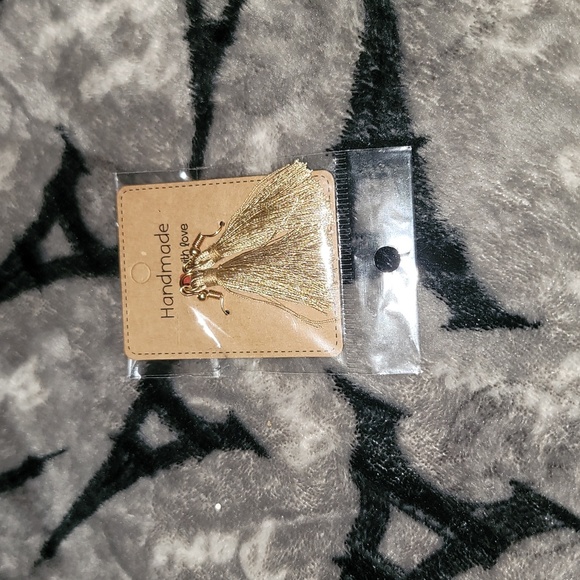 Earrings - Picture 3 of 5